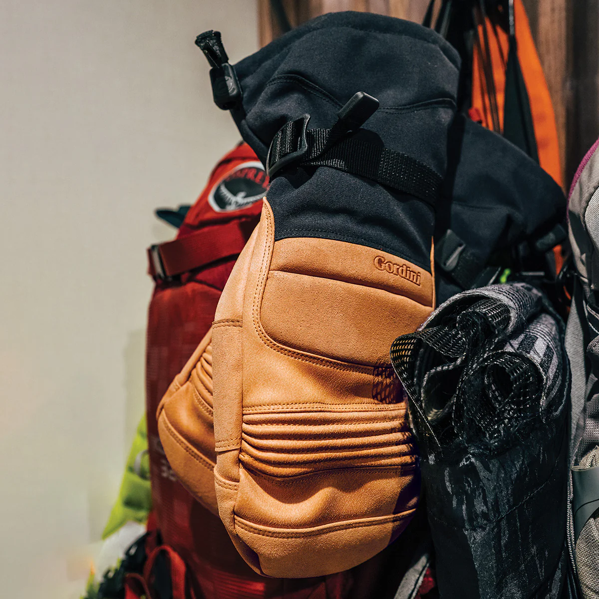 Men's Cache Gauntlet Mitt - Image 7